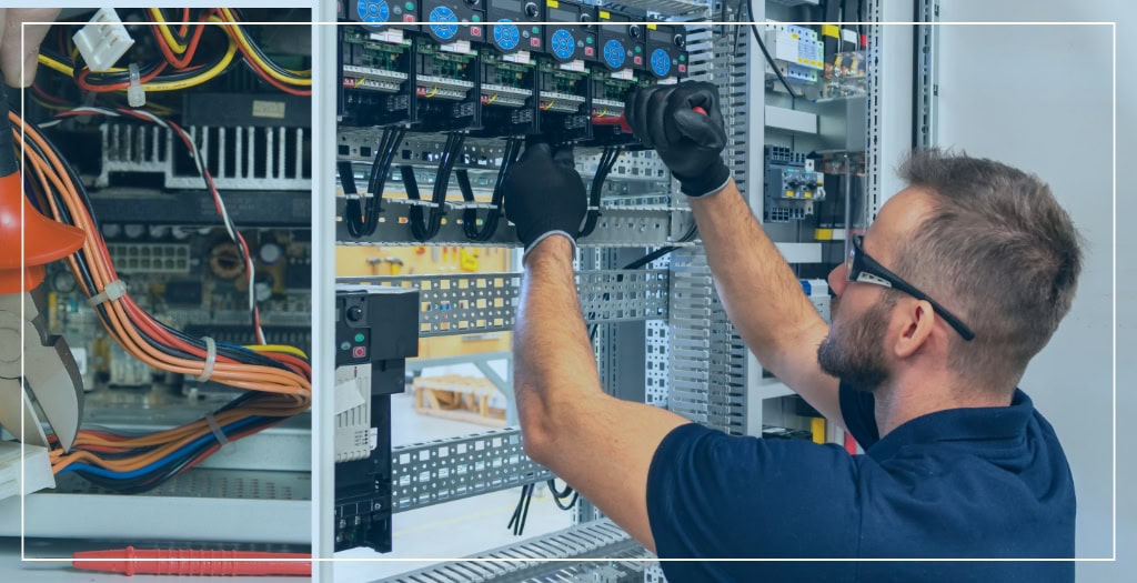 top signs you need an emergency electric repair service immediately 3